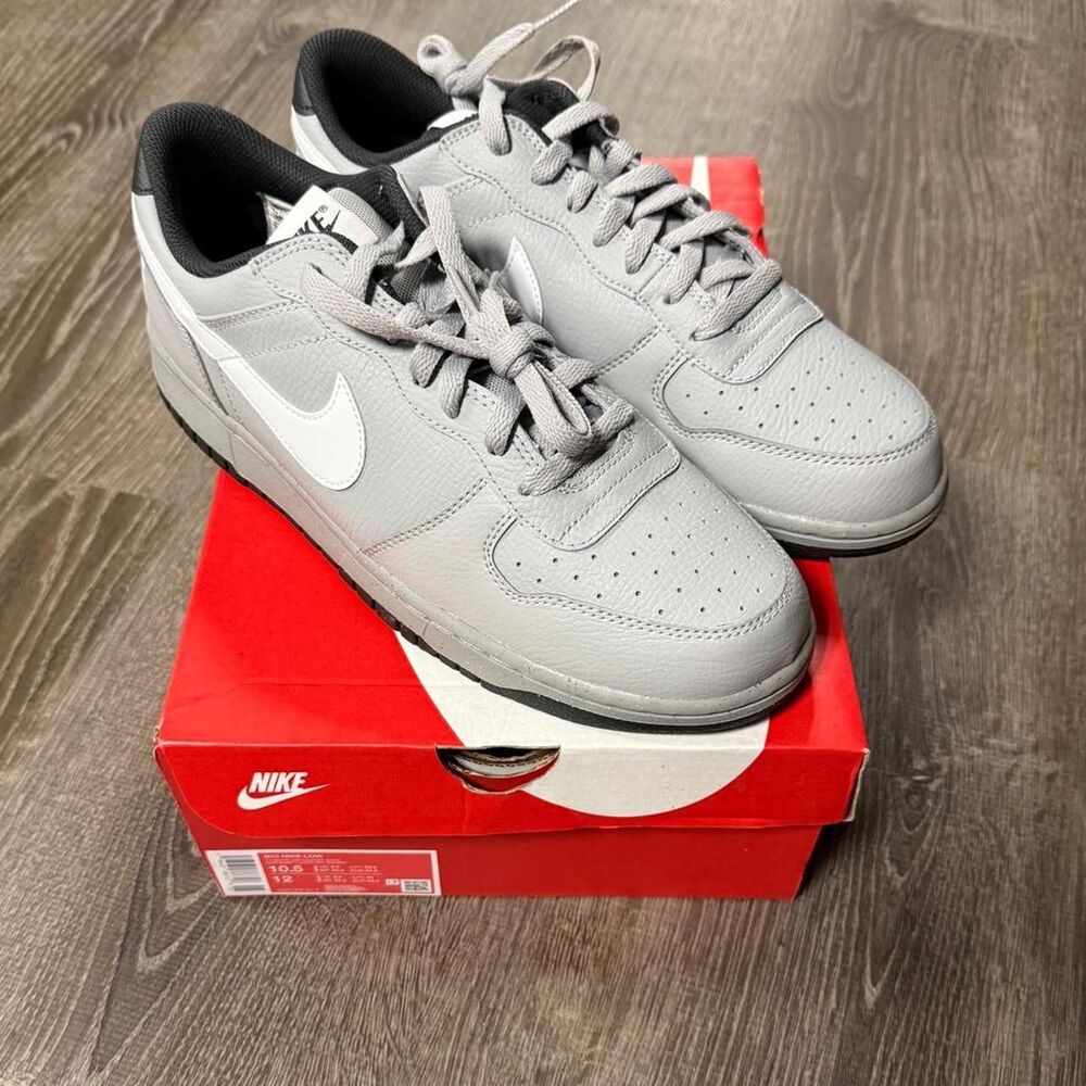 Brand new Men's Nike Court - Big Low Gray Sneakers Size 10.5 Mens